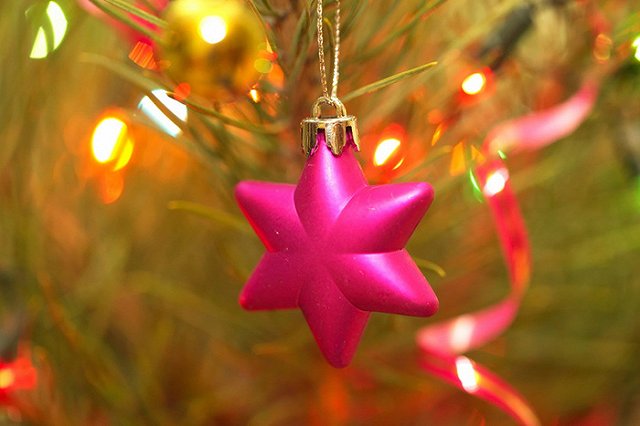 Роструд напоминает о предстоящих 10-дневных новогодних каникулах