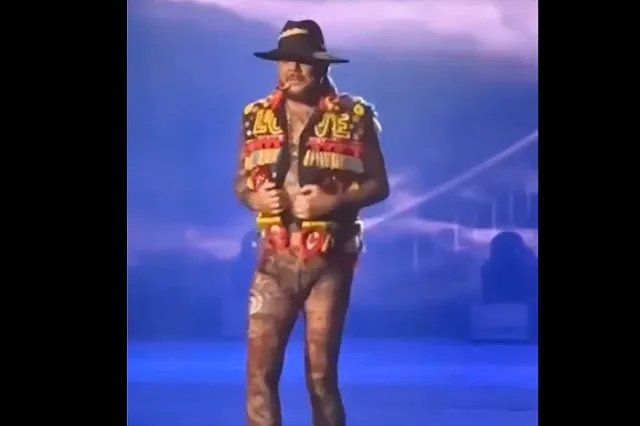 Филипп Киркоров выступил на концерте в прозрачных легинсах