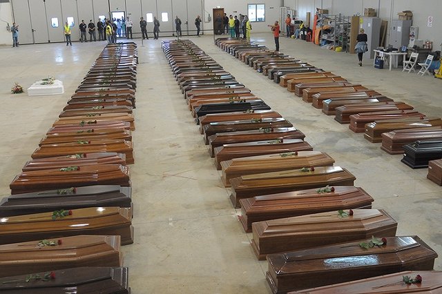 СМИ: более 400 мигрантов утонули по пути в Европу