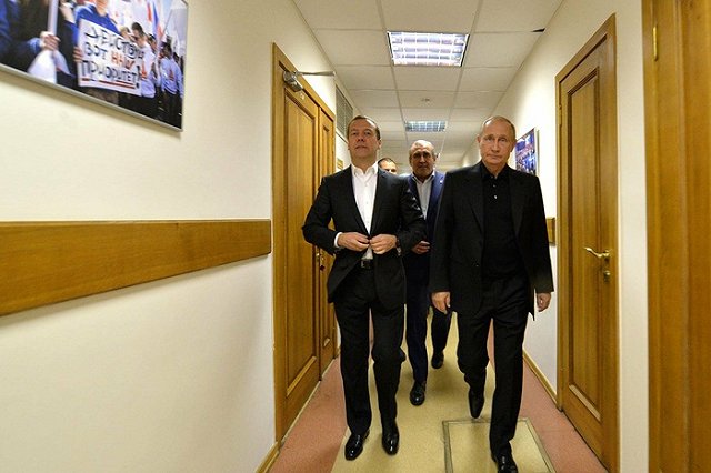 8 из 12 единороссов, прошедших в свердловское Заксобрание, откажутся от мандатов