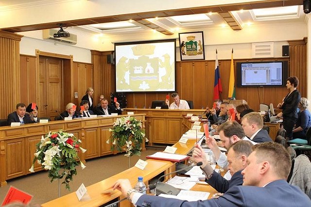 Ройзман: по уровню реальных зарплат Екатеринбург вернулся на уровень 2010 года