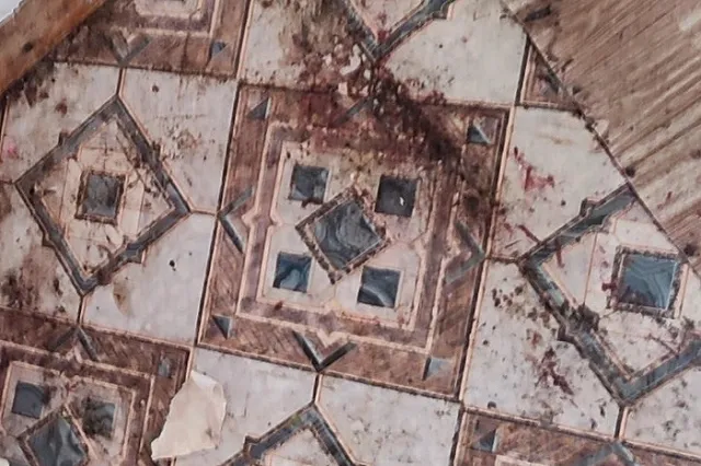 Семья из Екатеринбурга сняла комнату, разгромила её и украла вещи