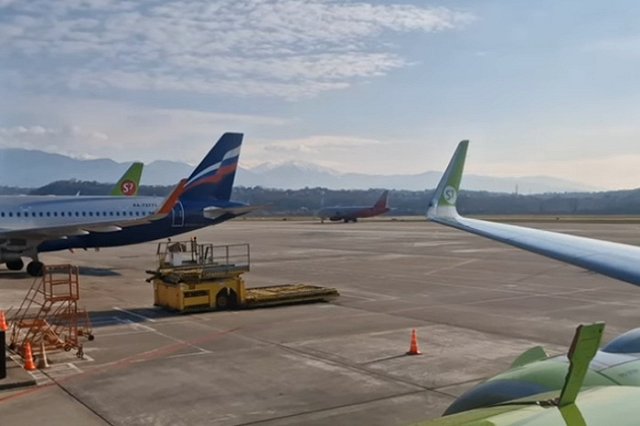 В самолете, летевшем из Екатеринбурга в Сочи, умер пассажир