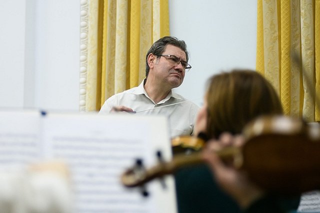 СМИ показали непарадную сторону филармонии на презентации абонементов сезона