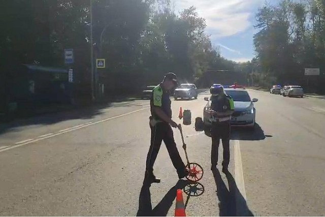 Пожилую женщину насмерть сбили в Екатеринбурге возле остановки