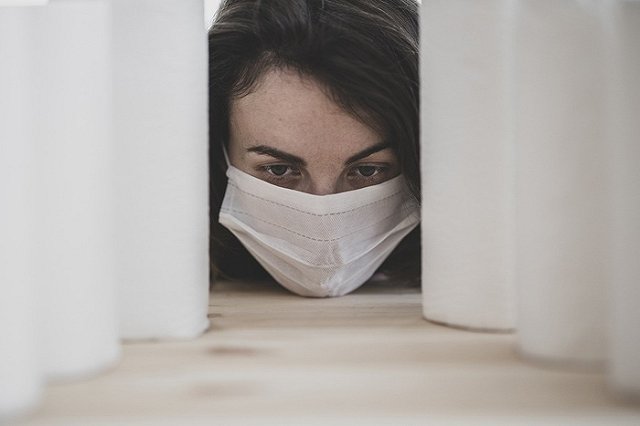 Непривитых от коронавируса начнут отстранять от работы на «удалёнке»