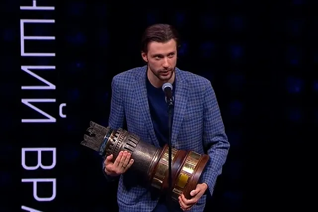 Задержанного в Петербурге военкоматом хоккеиста сборной России отправили в Североморск