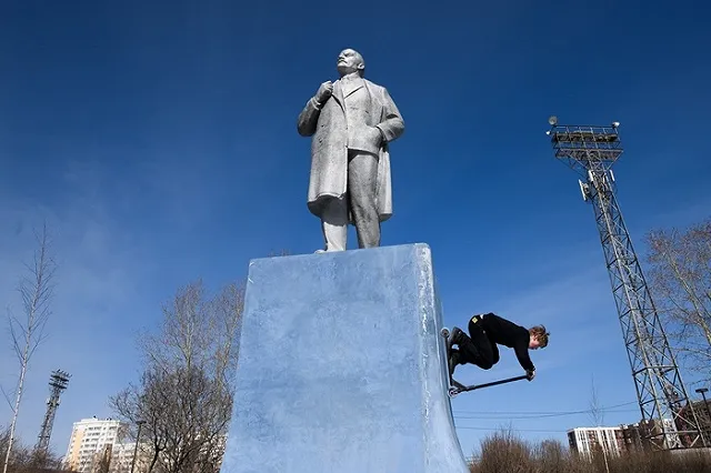 Под Екатеринбургом разгорелся скандал из-за памятника Ленину, который вписали в скейт-парк