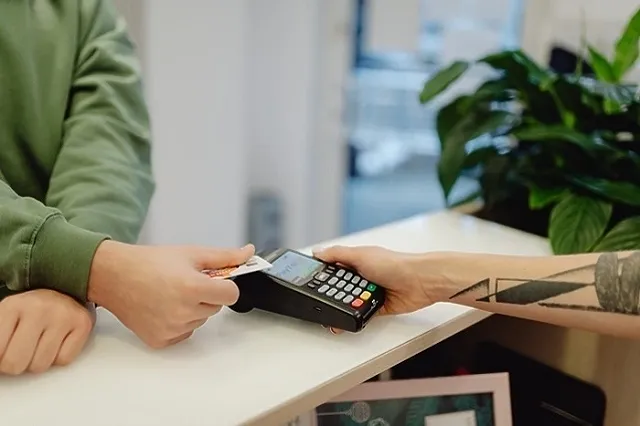 На Урале массово закрываются ПВЗ маркетплейса «Магнит Маркет»