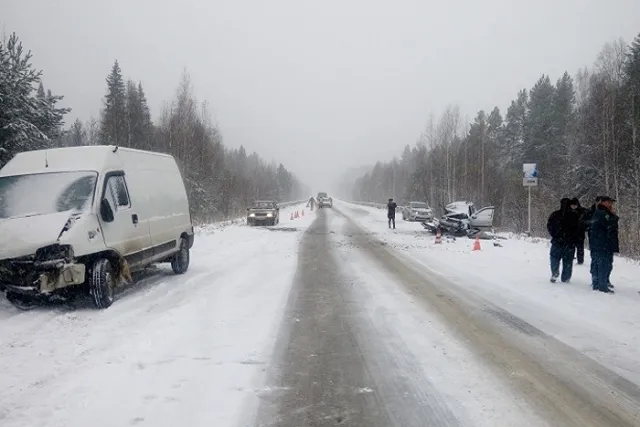 Резкий всплеск ДТП зафиксирован в первый день похолодания на Урале