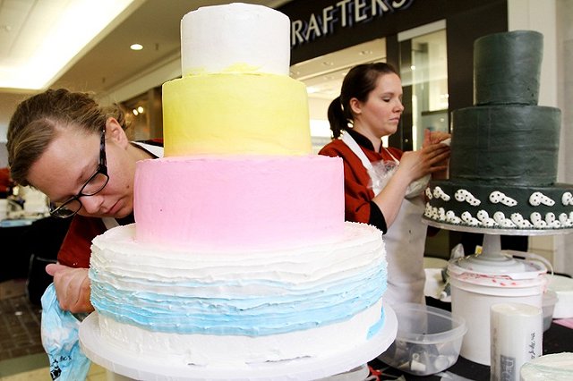 Оставившие лесбиянок без сладкого кондитеры заплатят 137 тысяч долларов