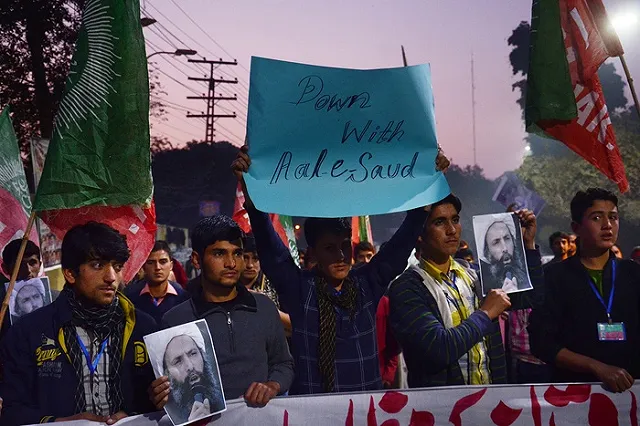 Демонстранты проникли в посольство Саудовской Аравии в Тегеране