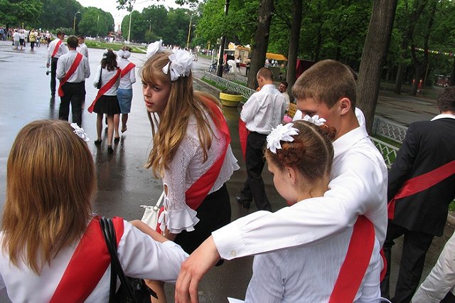 Полицейские напомнили выпускникам о наказании за пьянку в неположенном возрасте