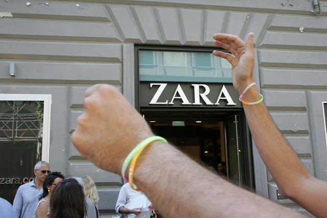 Испанцы начнут шить премиальную одежду из отходов