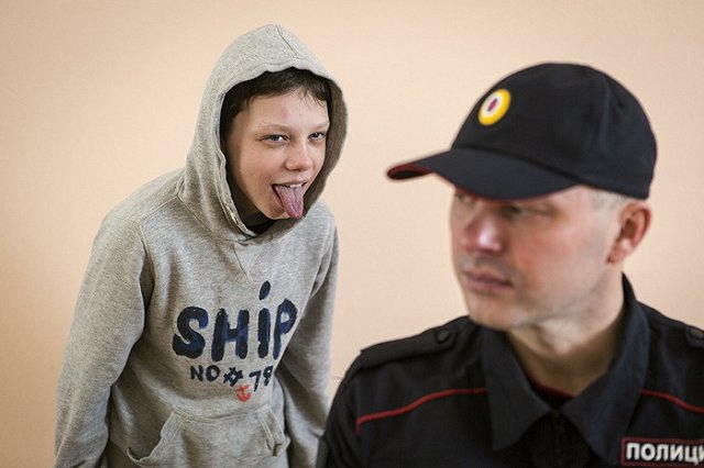 В Нижнем Тагиле школьница избила инспектора ПДН