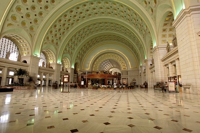 На вашингтонском вокзале в час-пик показали порно