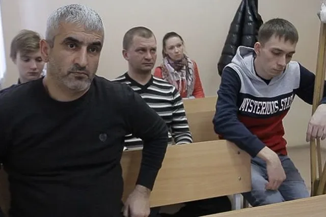 Таксиста, протащившего по дороге гаишника, отправили в колонию-поселение