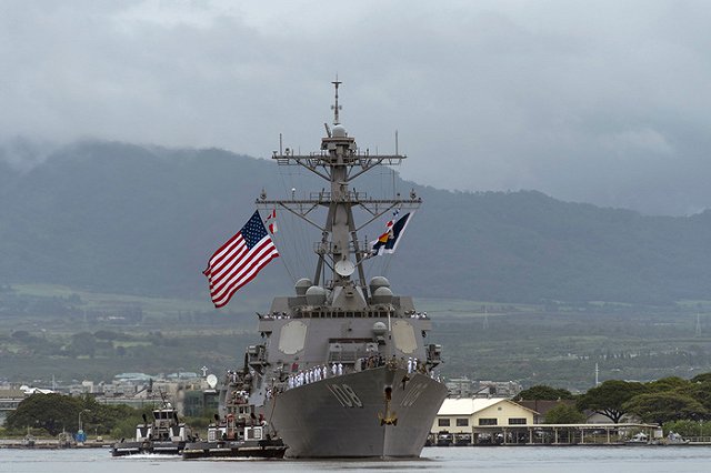 Житель Гавайев подал в суд на штат из-за ложной ракетной тревоги