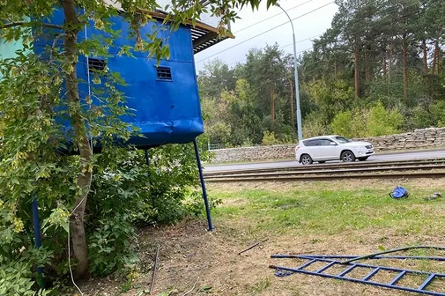 В Екатеринбурге сносят голубятню «Центр управления помётом»