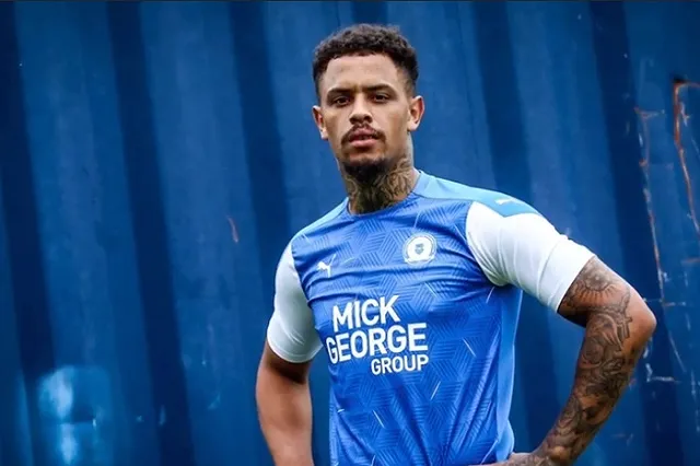 Британского футболиста оштрафовали за твиты 9-летней давности