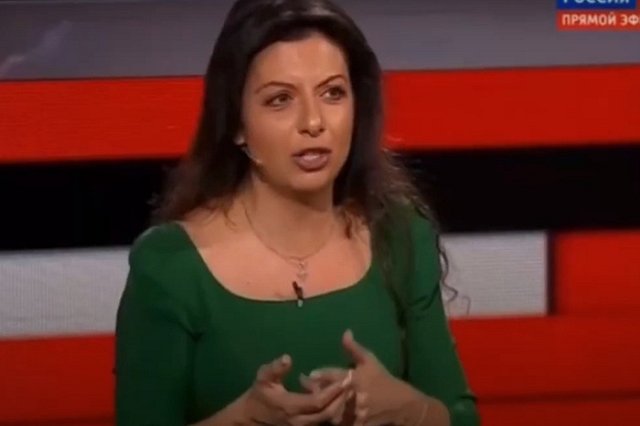 Симоньян назвала Максима Галкина геем, который женился на пожилой женщине