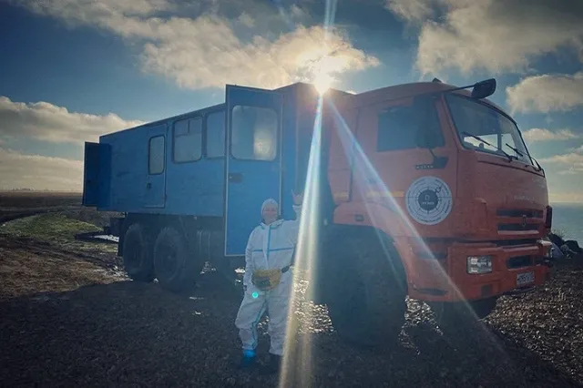 Многодетная мама из Екатеринбурга уехала в Анапу спасать животных от мазута