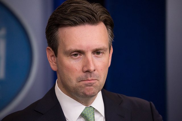 Пользователи соцсетей высмеяли оговорочку по Фрейду Джоша Эрнеста