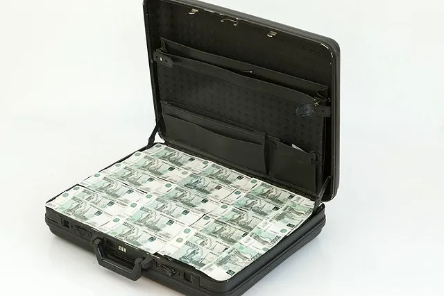 У жителя Екатеринбурга арестовали имущество за долг в 171 миллион рублей