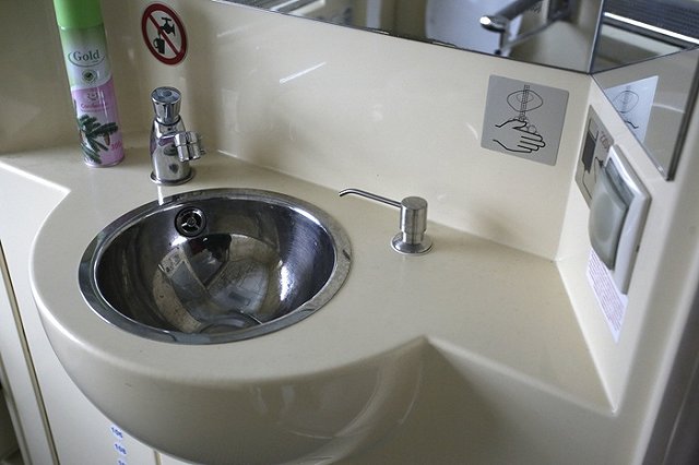 В Сети оценили новые плацкартные вагоны РЖД. «А куда будут пяточки свисать?»