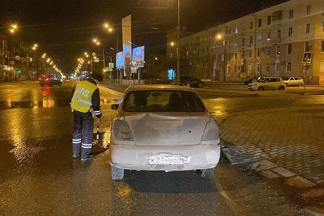 Нарушительница за рулем Toyota Vitz сбила в Нижнем Тагиле девушку-пешехода