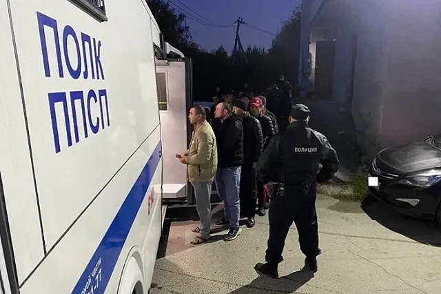 В ТРЦ Екатеринбурга нелегальные мигранты устроили поножовщину