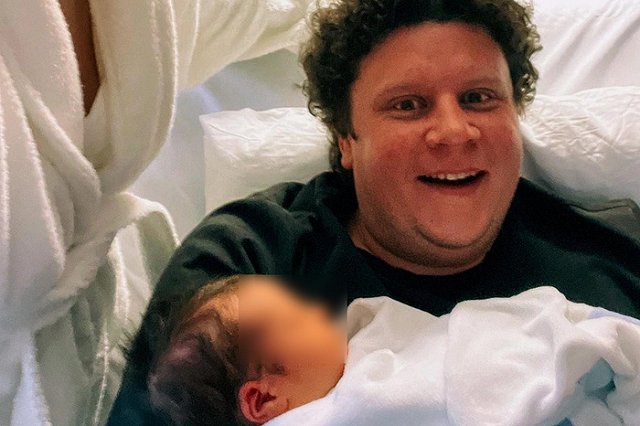 Жена екатеринбургского актёра тайно поменяла имя их новорожденному сыну