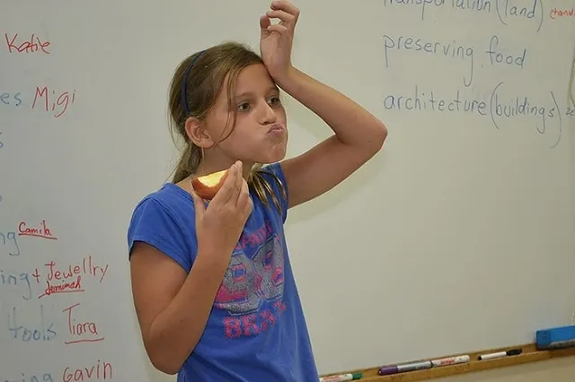 Детский омбудсмен Мороков выступил против выплат беременным школьницам