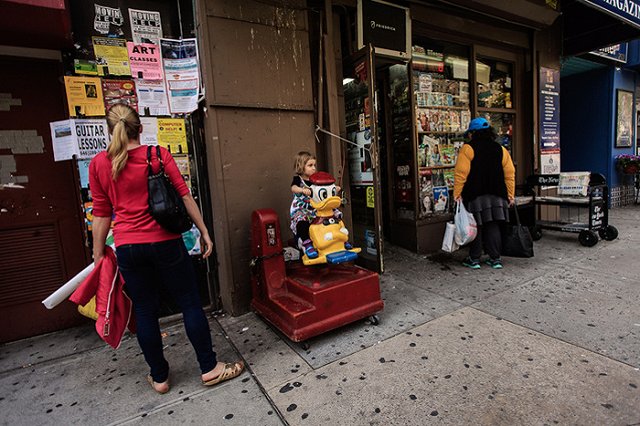 У въезжающих в США иностранцев спросят об их аккаунтах в соцсетях