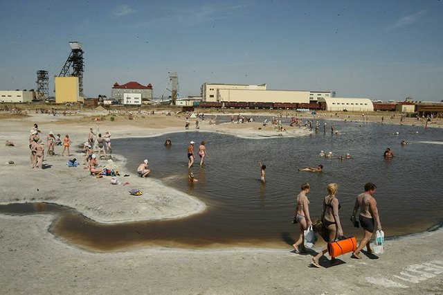 Две семьи свердловчан разбились на экскурсии в Соль-Илецке, погиб школьник