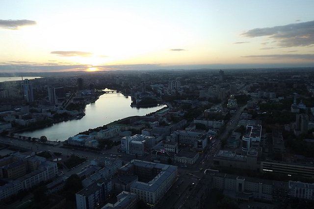 Владимир Познер завоюет в Париже «Экспо-2025» для Екатеринбурга