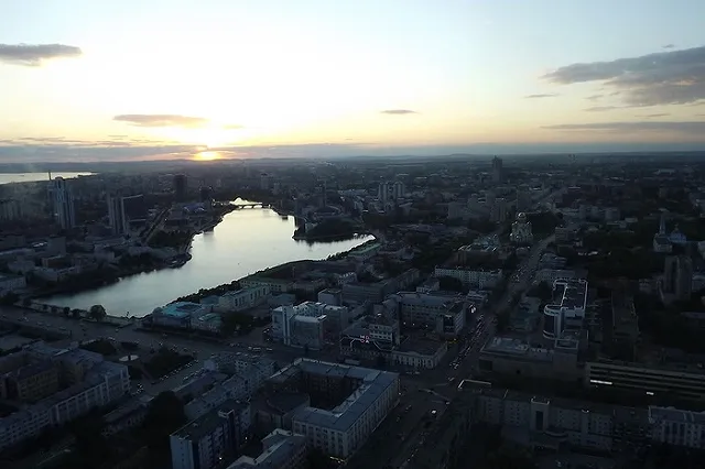 Владимир Познер завоюет в Париже «Экспо-2025» для Екатеринбурга