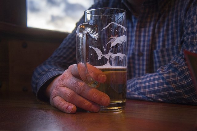 Ресторан взял с екатеринбуржца расписку за бутылку пива «take away»