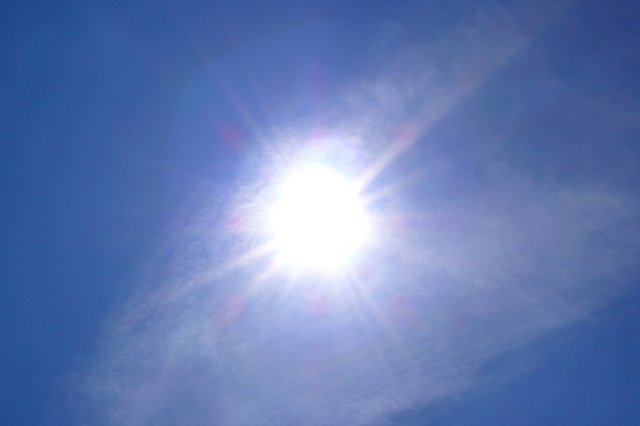 «Ашан» приостановил продажи шарообразных бутылок воды «Святой источник»