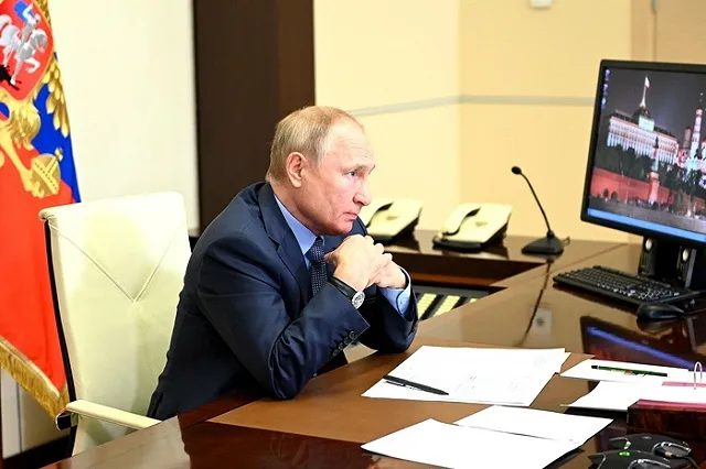 «Думают, что мы его заставили». Мать мальчика из Австрии рассказала о его письме Путину