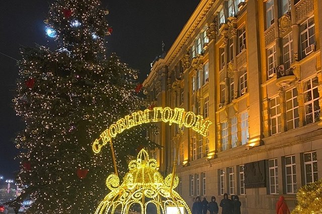 Мэрия Екатеринбурга заказала себе подсветку за 107 млн. рублей