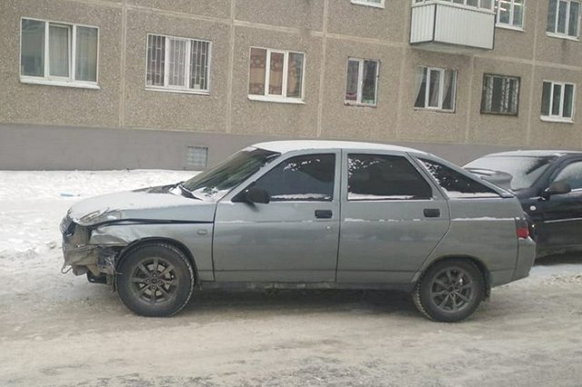 Пьяный екатеринбуржец ударил сотрудника ГИБДД. Его увезли на скорой