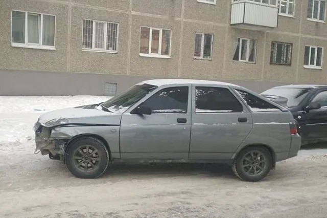 Пьяный екатеринбуржец ударил сотрудника ГИБДД. Его увезли на скорой