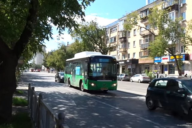 «Когда достала лосины с камнем, стало страшно». Пассажирка устроила склоку в автобусе на Химмаше