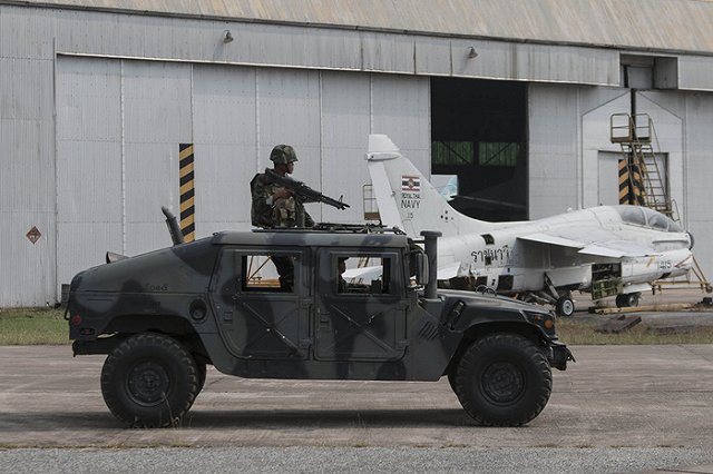 Десантники США разбили три бронетранспортёра HUMVEE при выброске