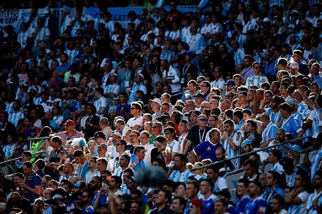 Аргентинского болельщика наказали за «сальности» с россиянкой