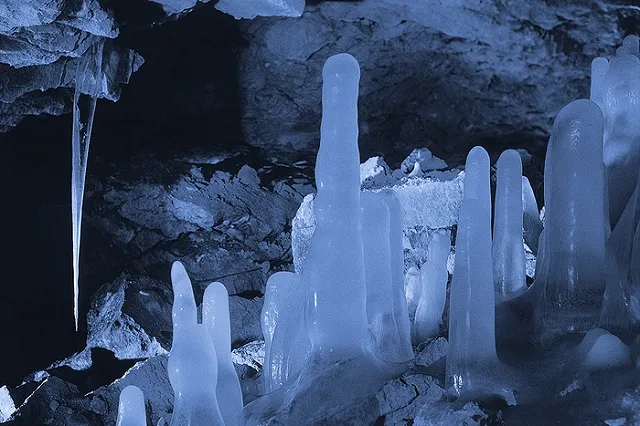 В Серове зимой не будут отапливать дом, прославившийся фекальным сталагмитом