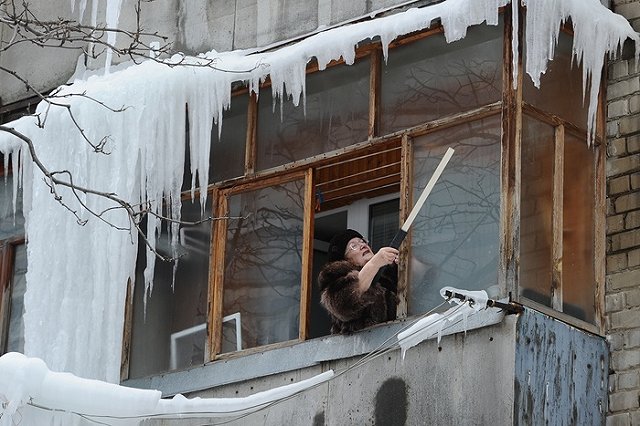 В Липецке за гибель пенсионерки от упавшей наледи осудили владельца балкона