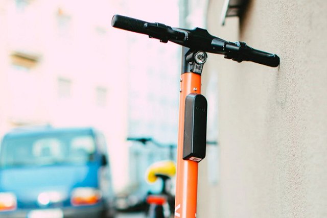 В Екатеринбурге ввели ограничения на парковку электросамокатов