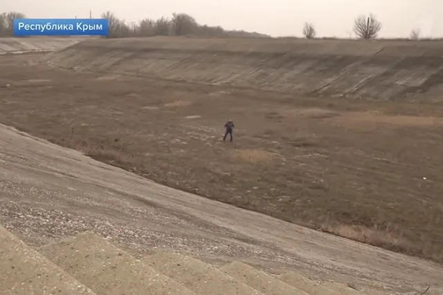 Российские военные уничтожили дамбу, перекрывавшую подачу воды в Крым